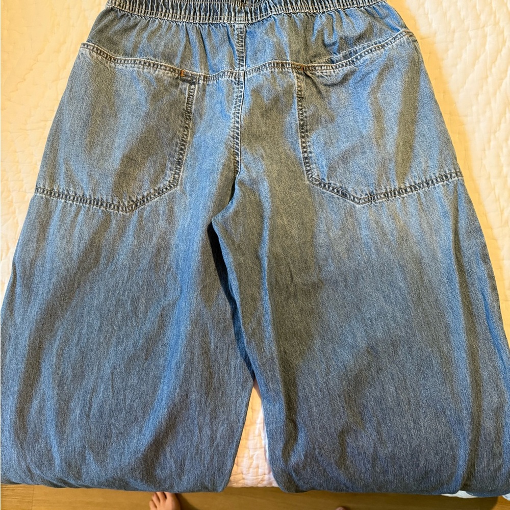 Free People 
Easy Peasy pull on Jean - Picture 3 of 4